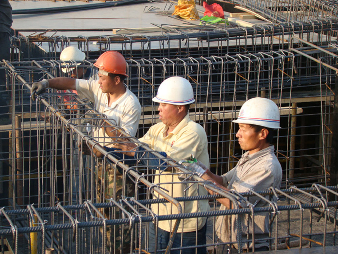 用心打造民心工程——市中医院门诊病房综合楼工程施工现场掠影(图2)