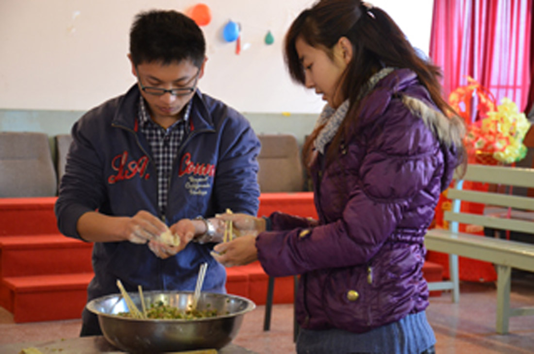 饺子热腾腾，冬日暖洋洋  集团开展第七期大学生活动日(图2)