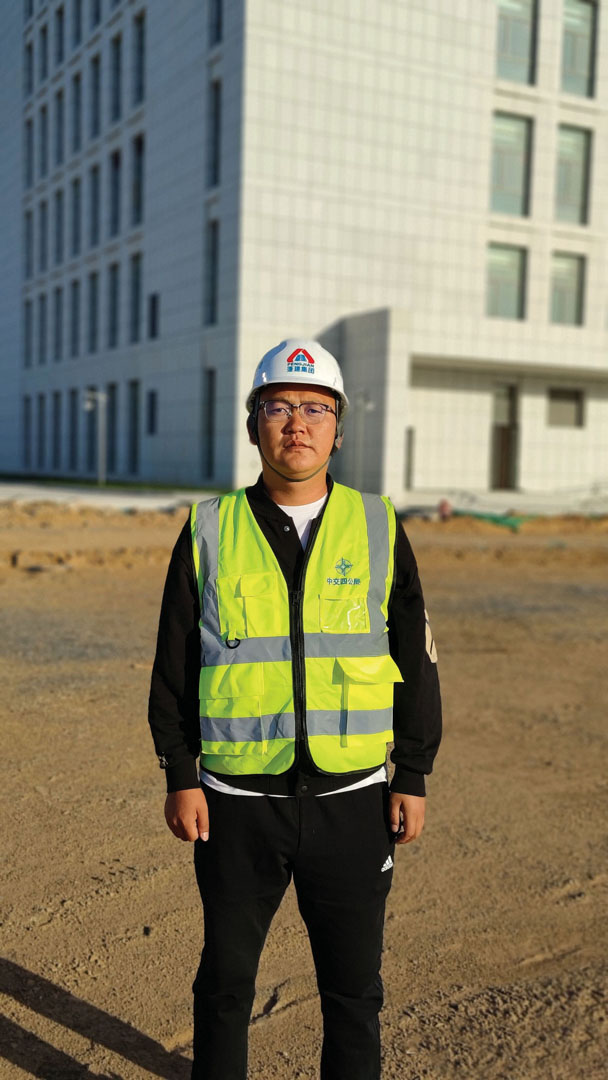 耕耘建筑事业 奉献青春年华 ——记建筑二公司项目经理田径(图1)